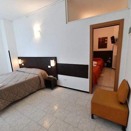 Hotel Okinawa Римини Экстерьер фото